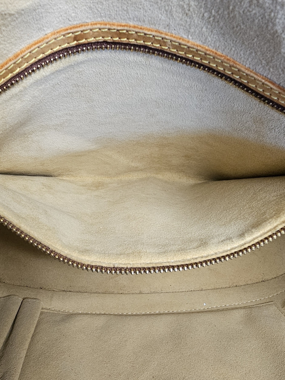 Louis Vuitton Babylone Tote Bag. - Picture 8 of 16